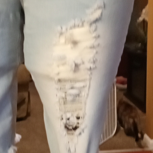 Wave elastic tie waist distressed knee length shorts - Picture 4 of 12